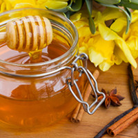 Cách phân biệt mật ong sẫm màu và mật ong xuống màu