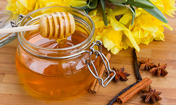 Cách phân biệt mật ong sẫm màu và mật ong xuống màu